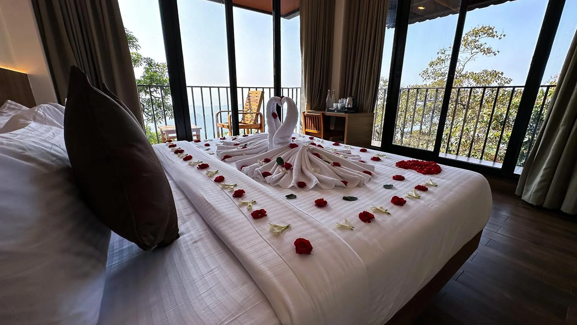 Kamal Misty Woods Munnar Hotel